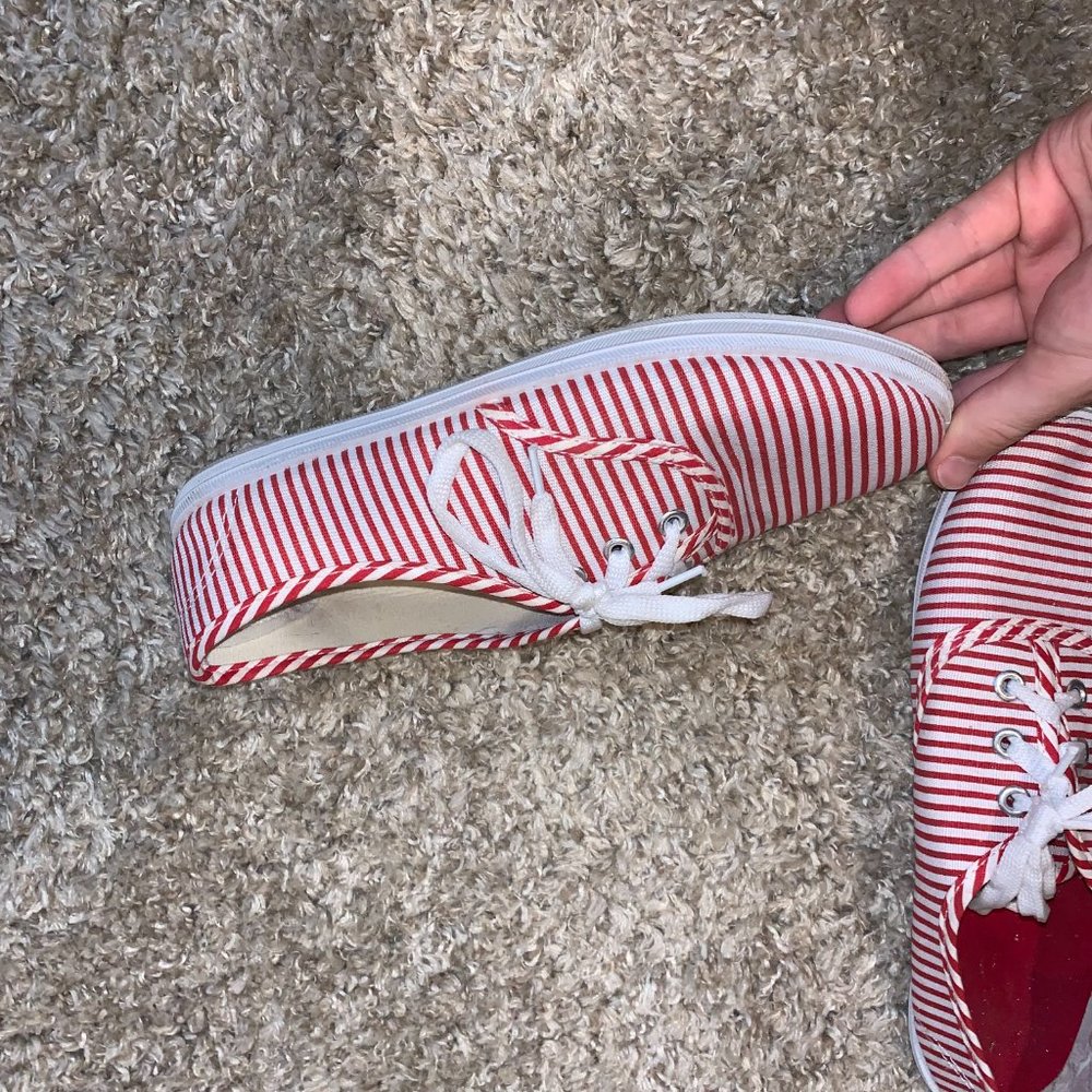 Red and White Striped Lace-Up Shoes Women’s Size 8 - Picture 3 of 6